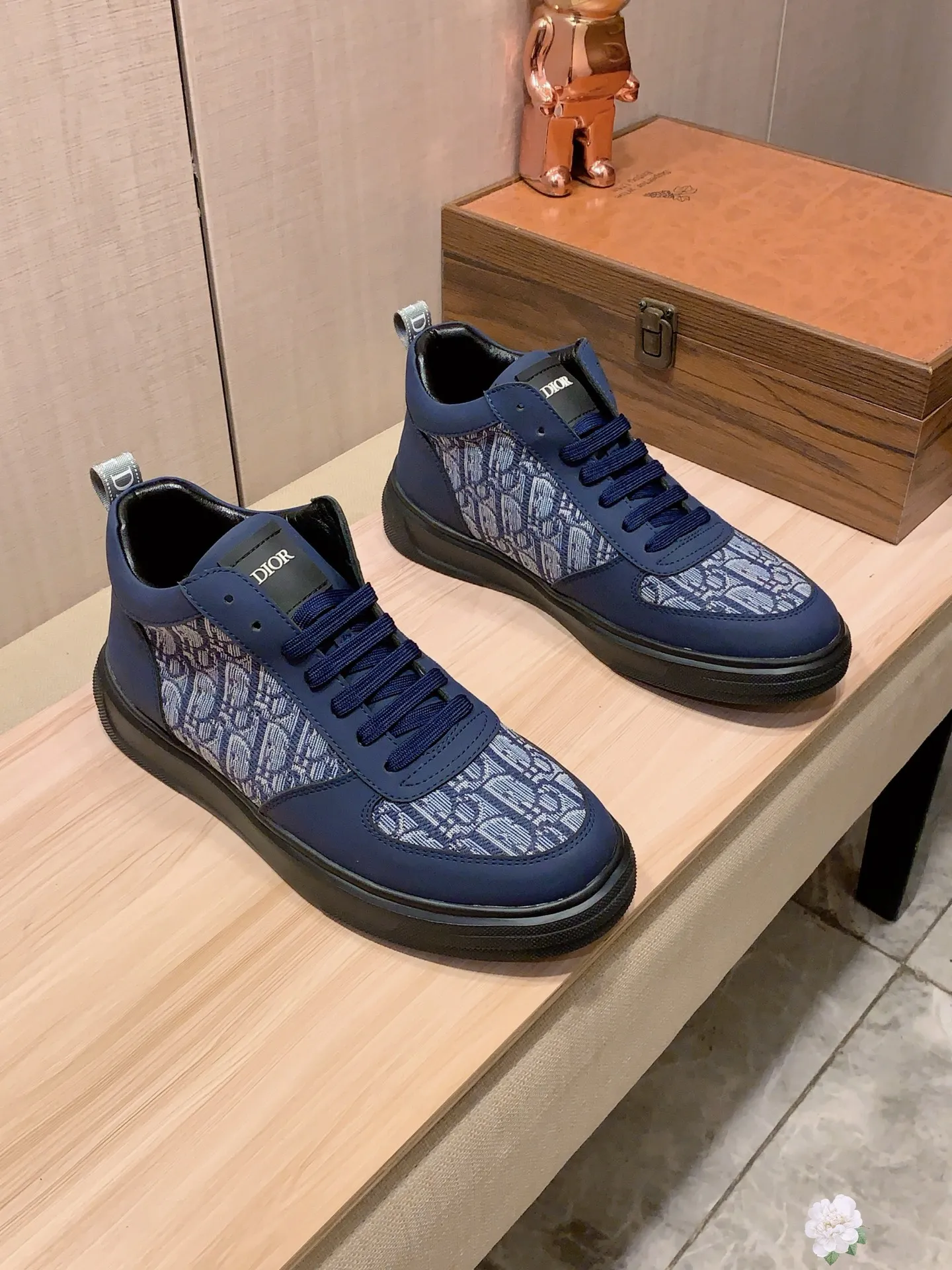 Men's Men's Shoes💰442💰💰🎩🎩[Lightning][Lightning] "Dior DIOR*" The latest and most popular casual shoes, top brand [seduce] luxury ~ purchasing agency, top ~ quality. [Strong] The upper is made of imported breathable cowhide with material ➕ breathable sheepskin feet (•) and fine workmanship. The original stylish and stylish soft rubber wear-resistant and non-slip outsole is light and comfortable on the feet. The real thing looks better when photographed in person. 111: code: 38-44, 3️⃣ colors selected